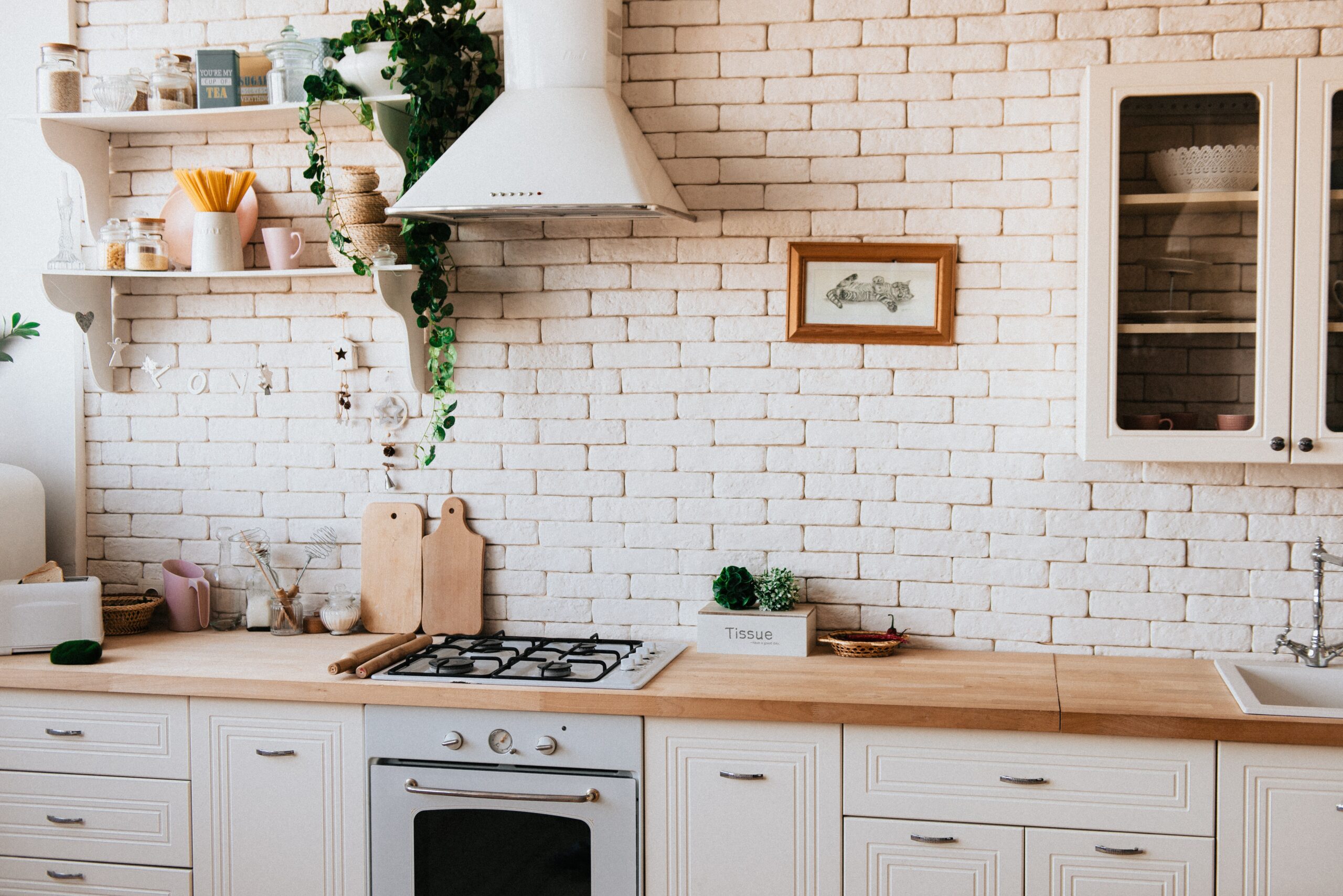 Pift dit køkken op med dekorativt ophæng eller et nyt look