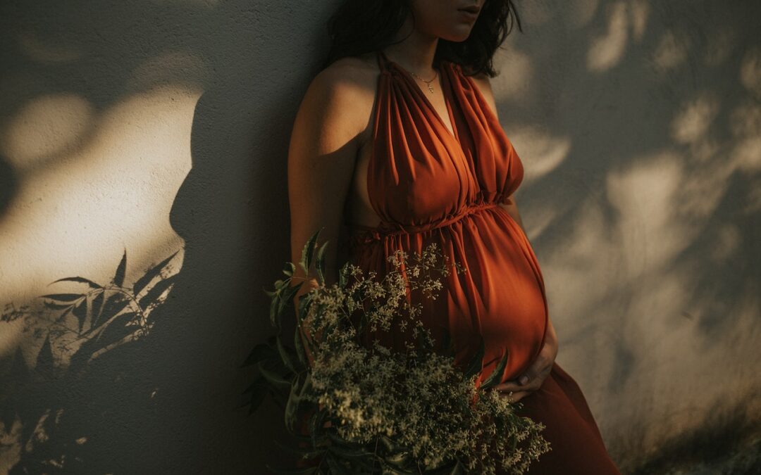 Graviditetstøj til en gravid der elsker udelivet