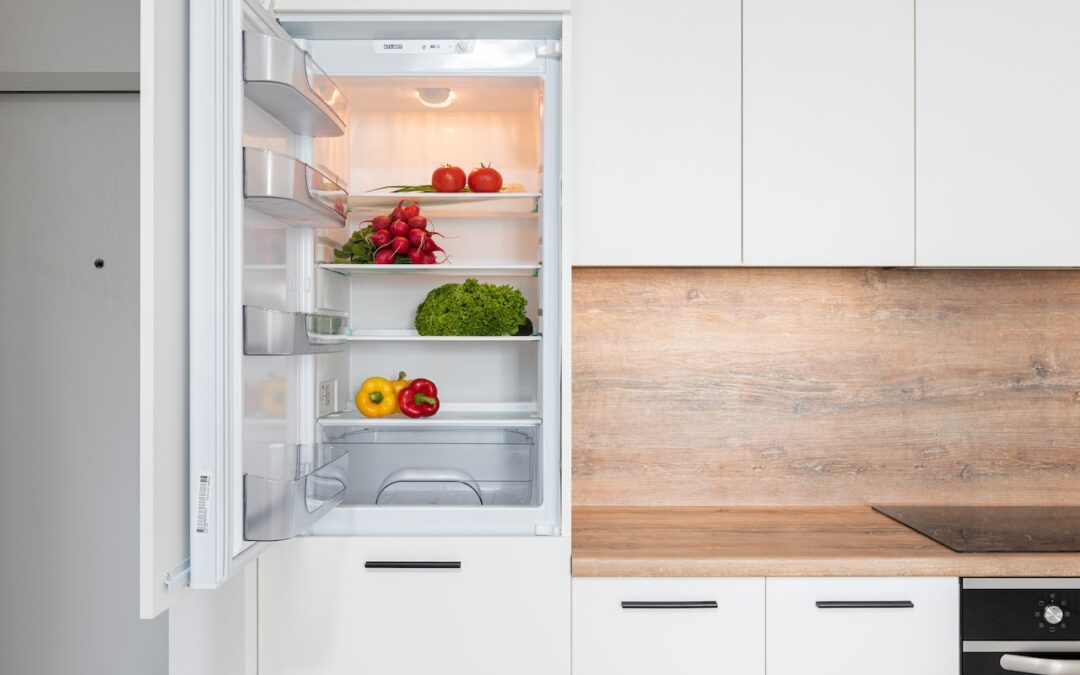 Vælg den rigtige størrelse køleskab til dit køkken layout
